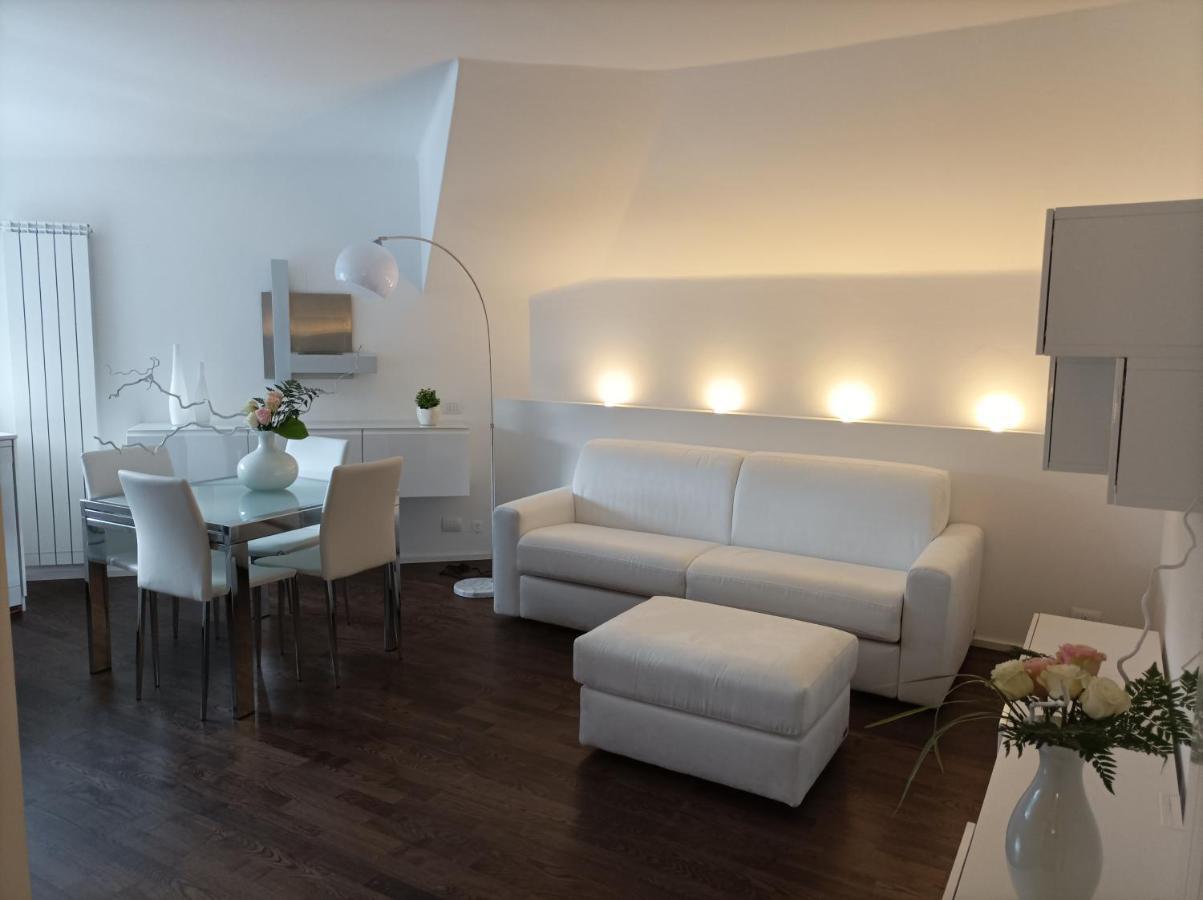 La Via Del Sale Apartment Domodossola Luaran gambar